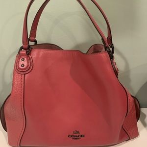 Coach mauve shoulder bag.